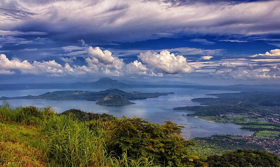 Lago Taal — Volcán dentro del lago dentro del volcán, Filipinas